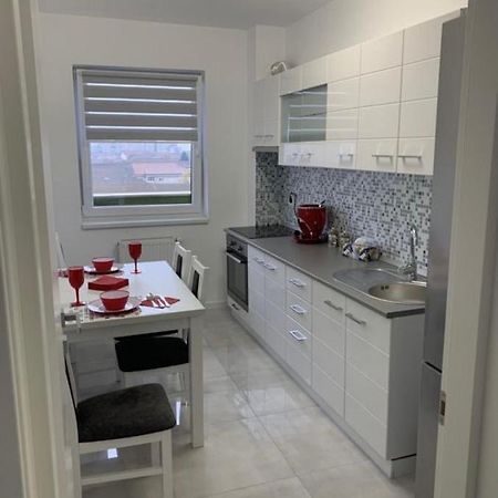 Apartament 2 Camere Prima Nufaru Oradea Εξωτερικό φωτογραφία